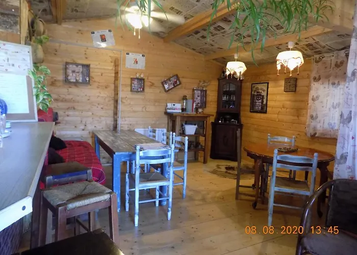 Aux Roses Holiday home